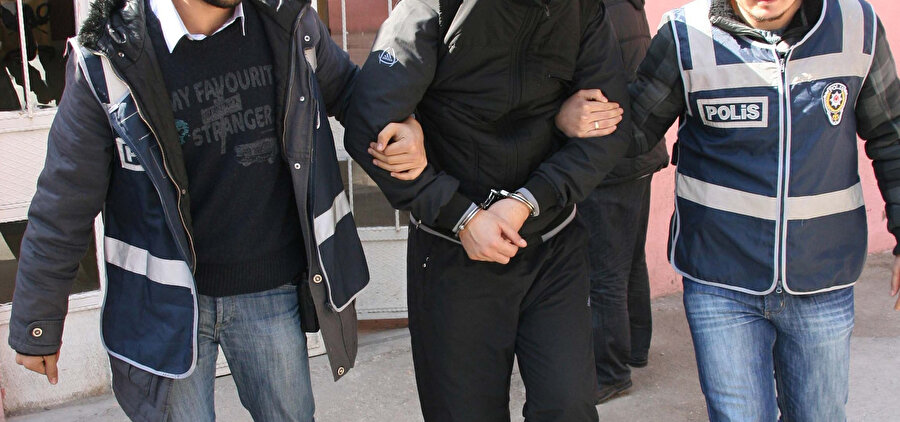 FETÖ'nün TSK yapılanmasına yönelik 25 şüpheli hakkında tutuklama kararı çıktı.