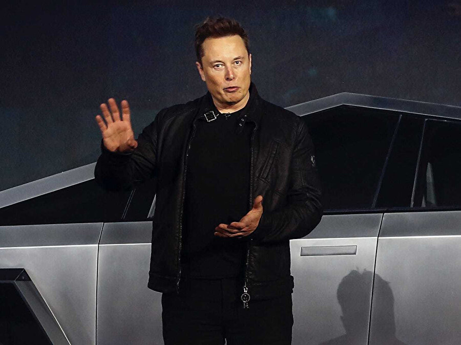 Tesla CEO'su Elon Musk, son olarak duyurduğu Cybertruck için 250 bin ön sipariş topladıklarını söyledi. 