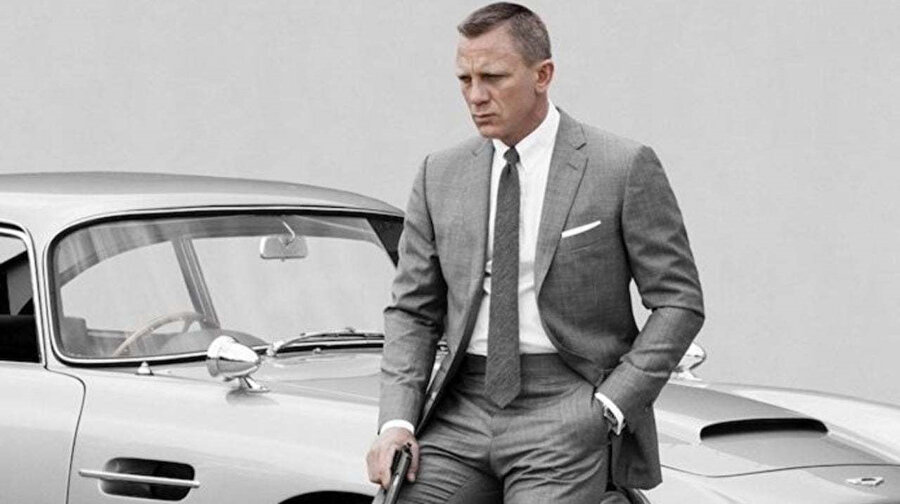 Daniel Craig