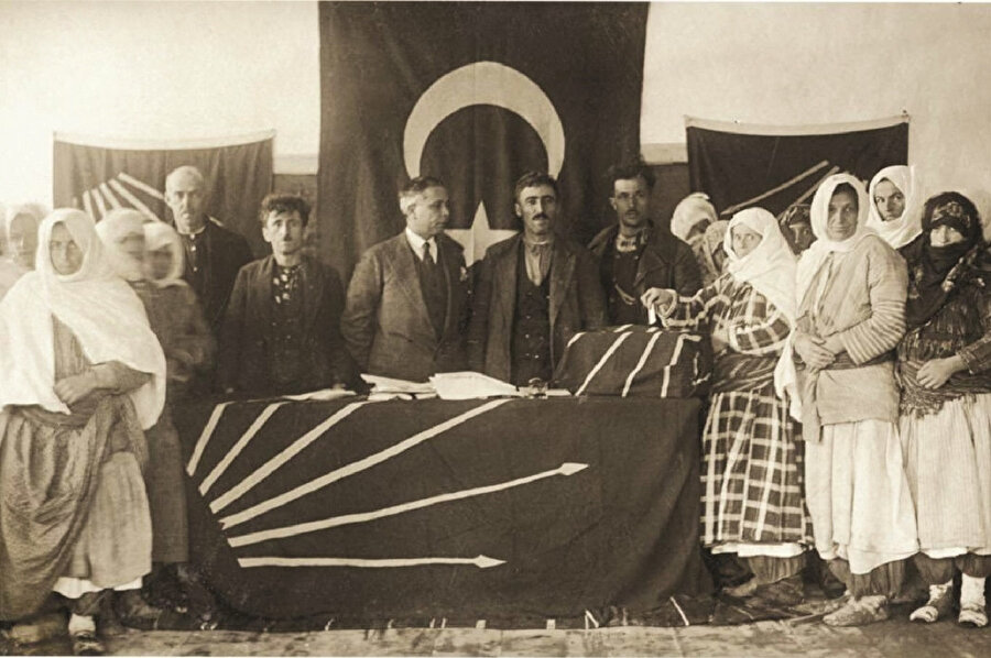 1946 seçimlerinden bir kare...