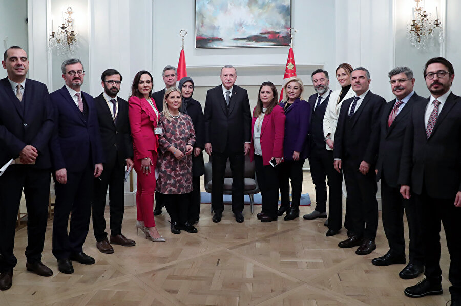 Cumhurbaşkanı Erdoğan ile gazetecilerden toplu fotoğraf