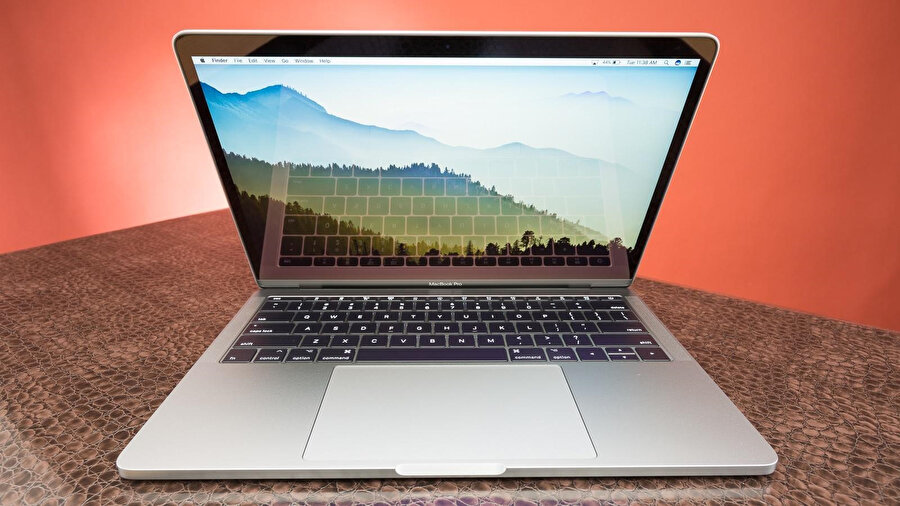 apple dan macbook pro larin aniden