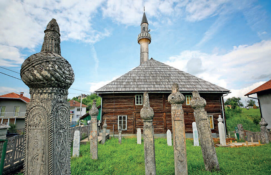 Bosna Hersek’in kuzeyindeki Buzim’de bulunan Ahşap Cami...
