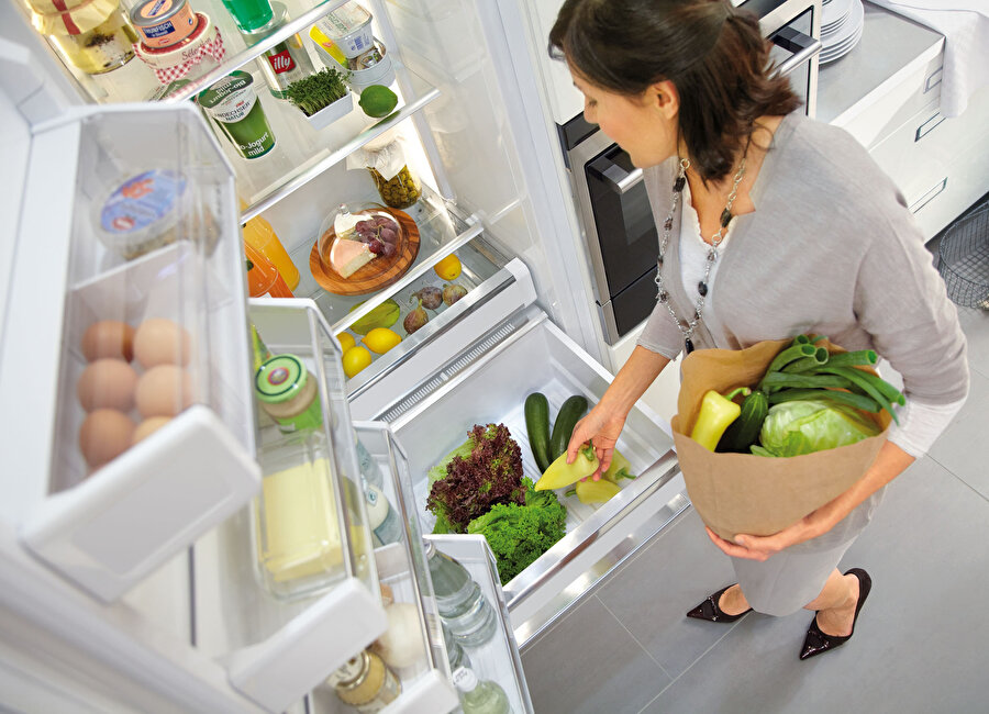 Buzdolabını ısı kaynaklarından uzaklaştırın kapağını uzun süre açık tutmayın