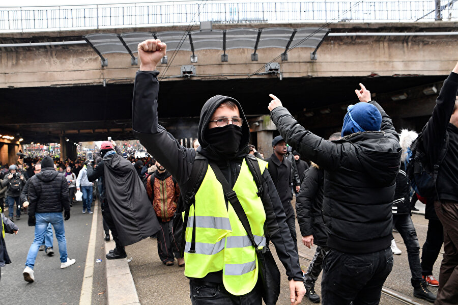 Greve sarı yelekliler de katıldı