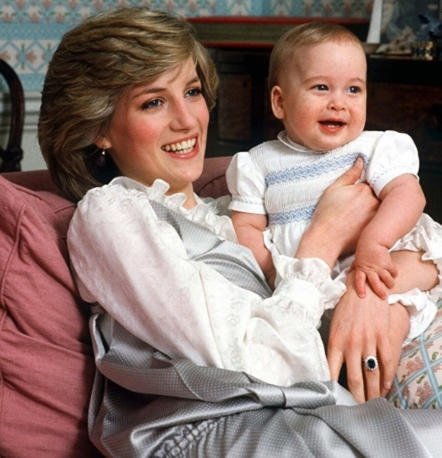 Prenses Diana'nın Prens Harry ve Prens William ile sevgi dolu anları