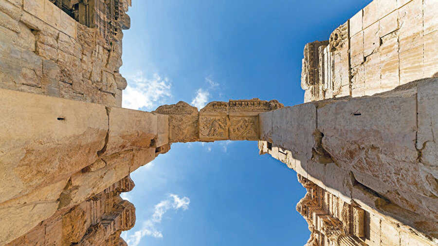 Baalbek kenti birçok uygarlığa ve medeniyete ev sahipliği yapmış.