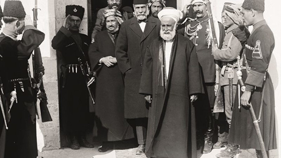 İngilizler, 1915 tarihinde Şerif Hüseyin’e bağımsız bir Arap devleti kurma sözü vermişti...