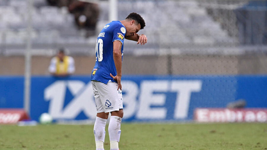 Cruzeiro tarihinde ilk kez küme düştü.