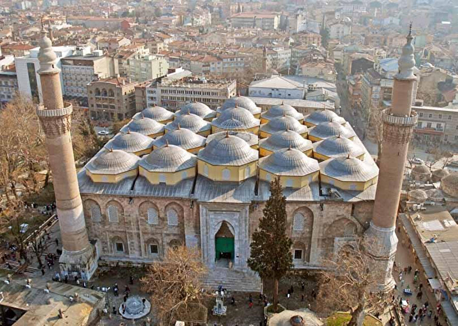 Bursa ziyareti sabah namazı Ulu Cami’nden başlamalı.