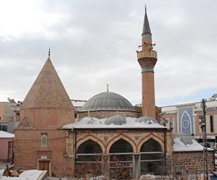  Piri Paşa Camii