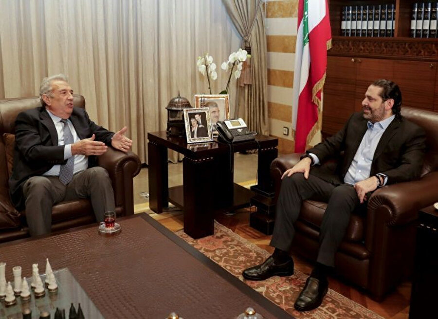 Başbakan adayı olarak adı geçen iş adamı Semir el-Hatib (solda) ve eski Başbakan Saad el-Hariri.