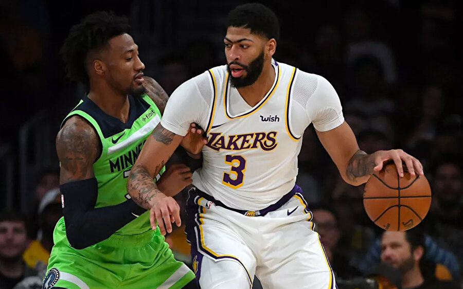 Lakers 24 karşılaşmada 21 galibiyet elde etti.
