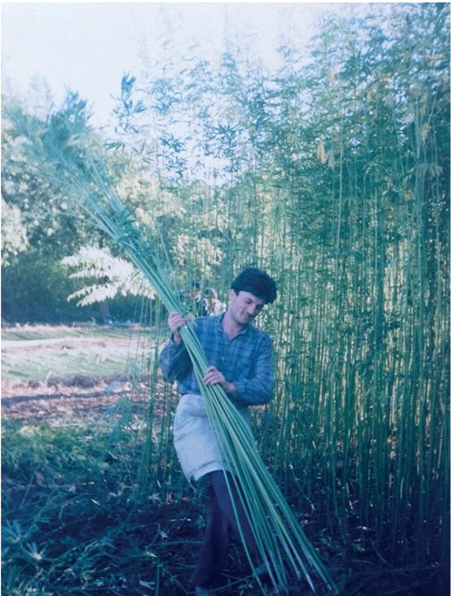 Son kendir bükücü. Sevgili dostum Naim Güleç kendir çekiyor. Yer Taşköprü. Yıl 1997. İki fotoğraf arasında tam altmış yıl fark var.