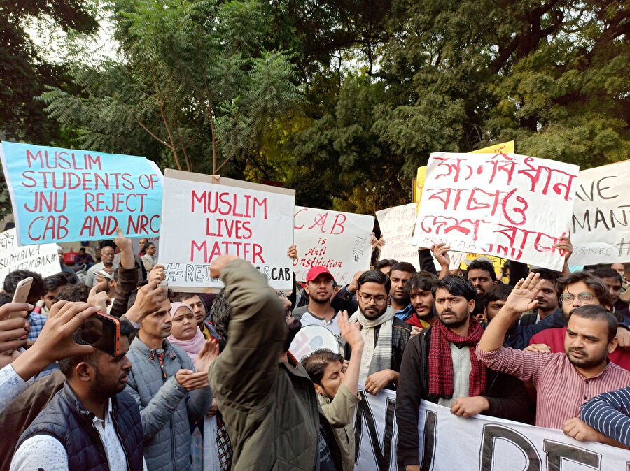 Müslümanları ikinci sınıf vatandaş haline getirmek ve birçoğunu vatansız bırakmak için hazırlanan tasarı Yeni Delhi'de protesto edildi.