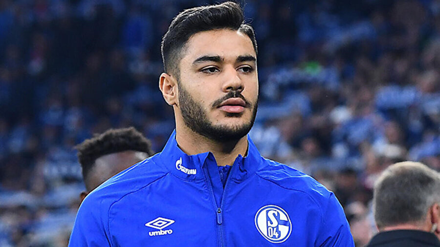 Ozan Kabak bu sezon başında  15 milyon euro bedelle Schalke'ye transfer olmuştu.