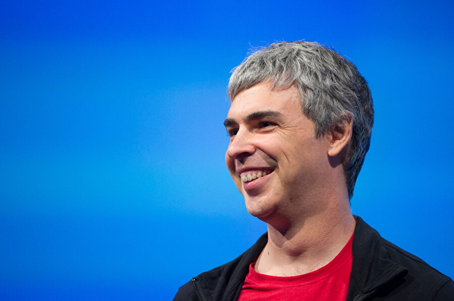 Lawrence Page, bilinen adıyla Larry Page, İnternet arama motoru Google'ın temel algoritmalarının geliştiricisi ve Sergey Brin ile birlikte Google şirketinin kurucusudur. 