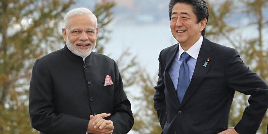 Japonya Başbakanı Shinzo Abe, Başbakan Modi’yle birlikte.