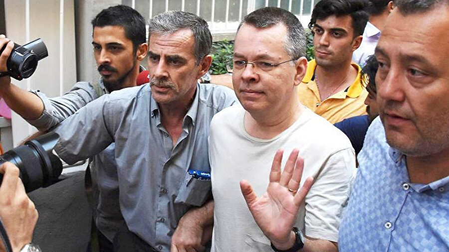 Rahip Andrew Brunson, FETÖ ve PKK ile bağlantıları bulunduğu suçlamalarıyla tutuklanmıştı...