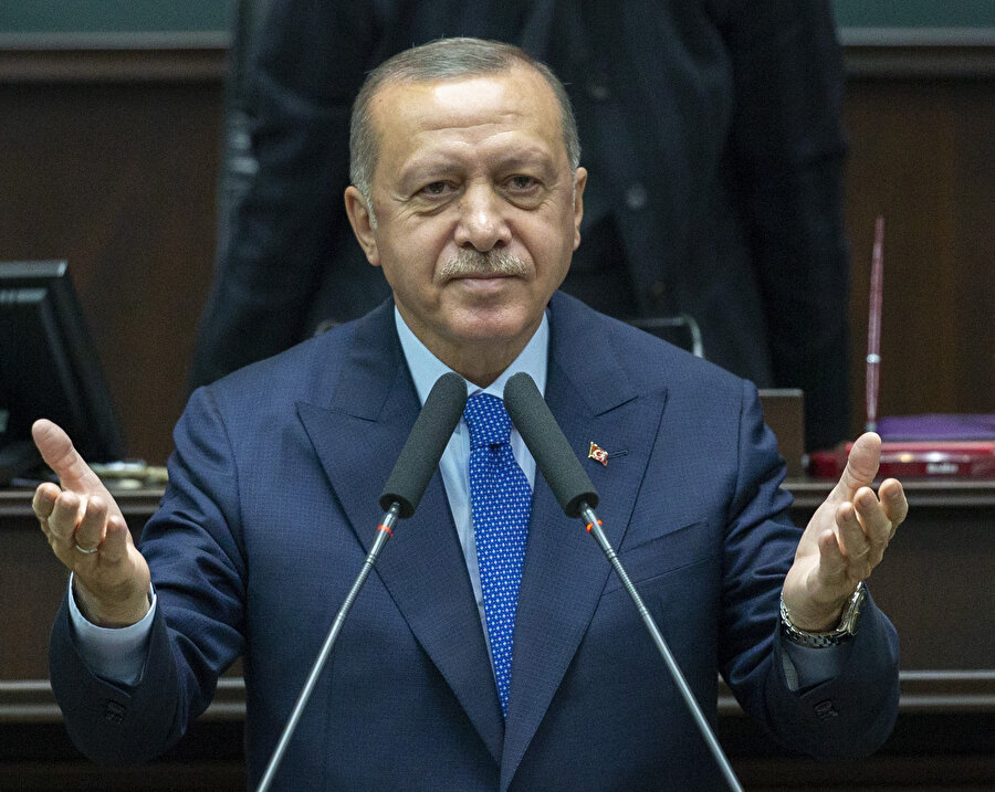 Erdoğan, "Suriye'deki gelişmeler sebebiyle bizi ekonomik yaptırımla tehdit edenlere 'azdan az gider, çoktan çok gider' diyoruz." dedi.