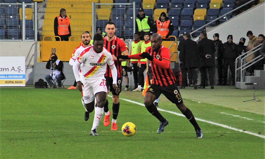 Giovanni Sio bu sezon 6 gol 2 asist üretti.