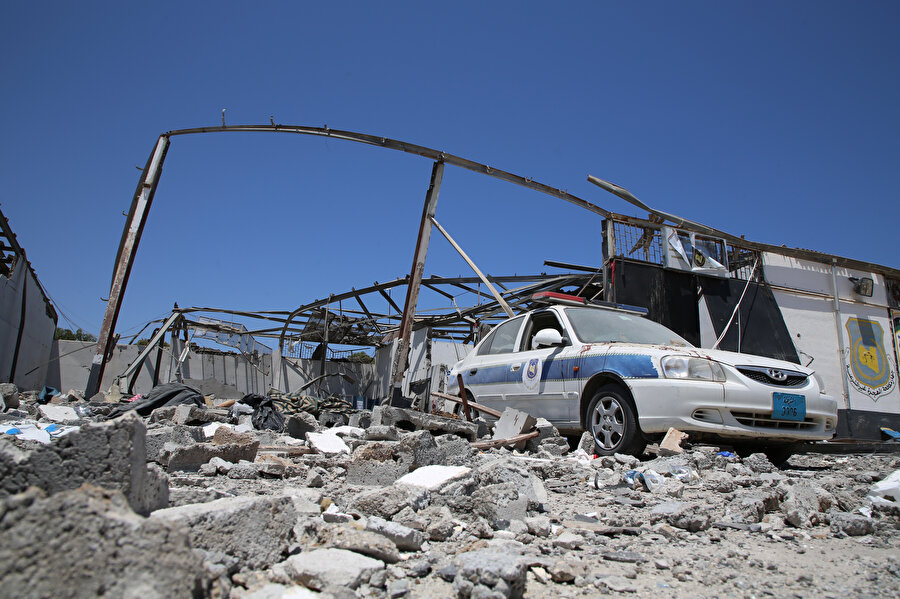 Hafter güçlerinin saldırısından sonra yıkılan bina böyle görüntülenmişti.