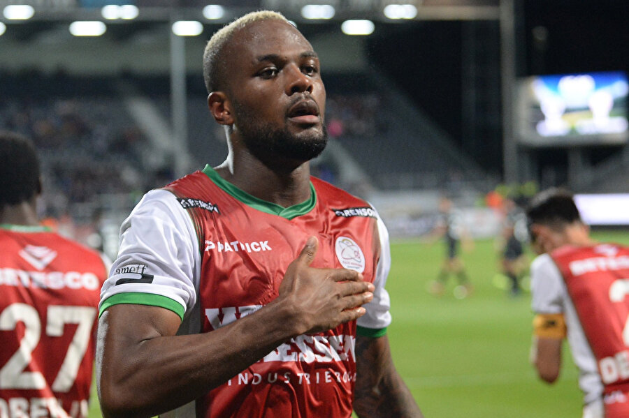 Larin bu sezon 7 gol 5 asist üretti.