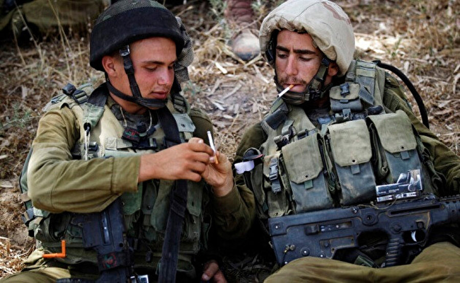 Bir dönem "sigara içmeyenler adamdan sayılmaz" algısı oluşturmuşlar, özellikle askerlikte....