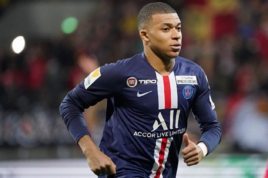 Mbappe, Monaco'dan 135 milyon Euro bonservis bedeli ile transfer edilmişti.
