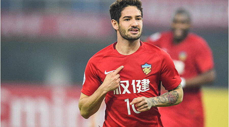 Pato, kariyerinde 401 karşılaşmada 167 gol kaydetti.