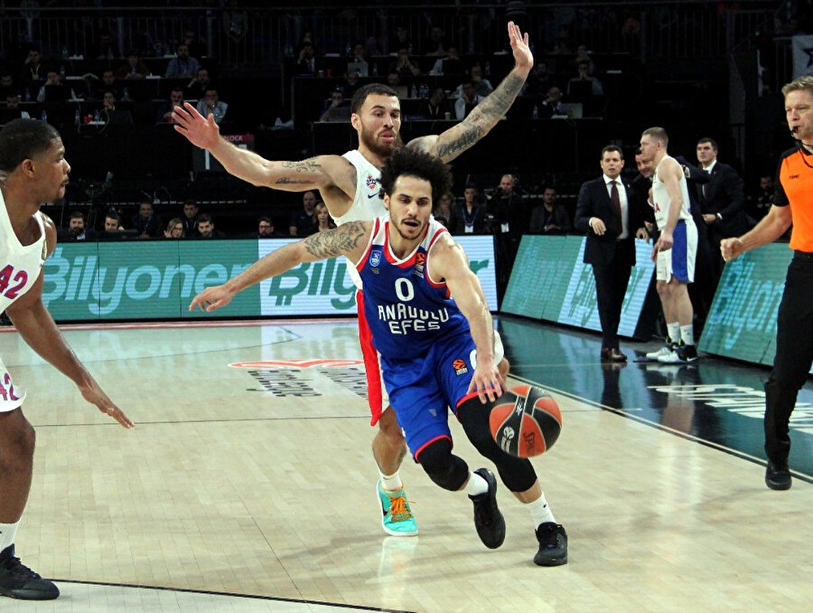 Shane Larkin karşılaşmayı 18 sayıyla tamamladı.