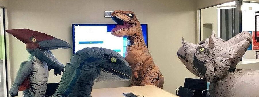 Arkadaşlarla mesaiye kalmışızdır