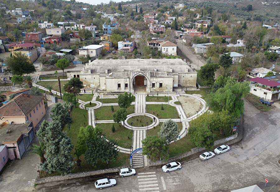 Kurtkulağı Kervansarayı.