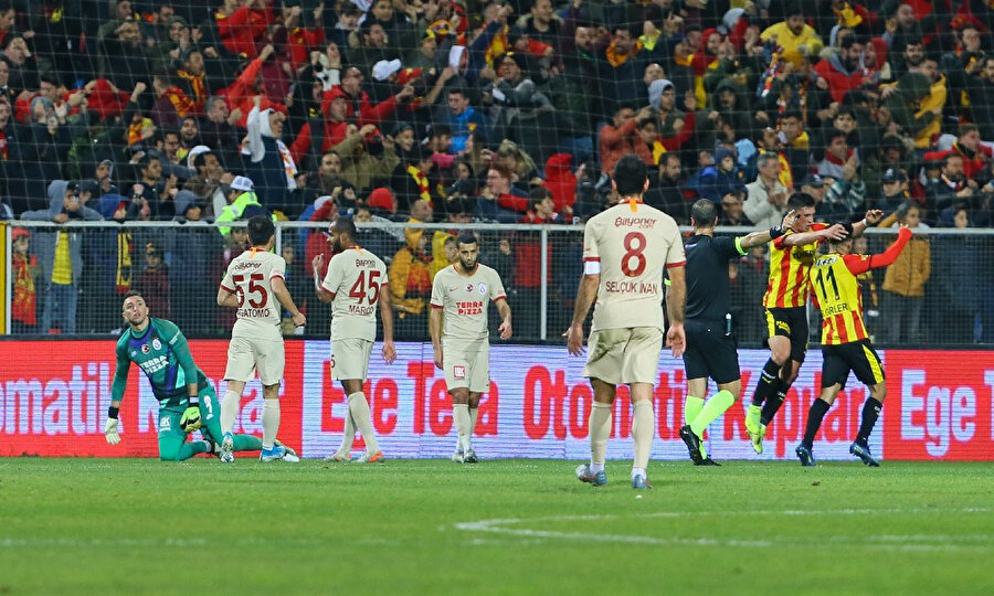 Galatasaray 16 karşılaşmada 24 puan topladı.