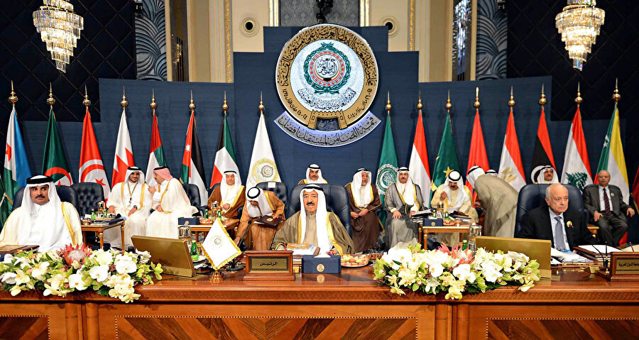 Arap Birliği veya Arap Ligi, 22 Arap ülkesinin üye olduğu milletler arası bir örgüttür. Arap ülkeleri arasında ilk ittifak 1936'da Irak ve Suudi Arabistan arasında gerçekleşmiştir.
