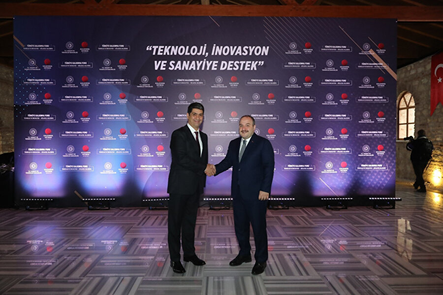 Sanayi ve Teknoloji Bakanı Mustafa Varank ve Kalkınma Yatırım Bankası Genel Müdürü İbrahim Öztop