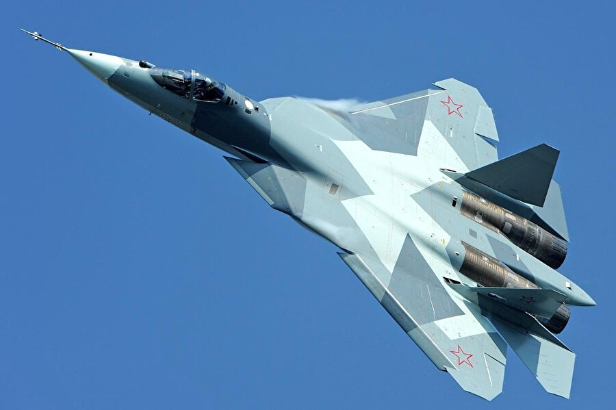 Rus savaş uçağı Su-57