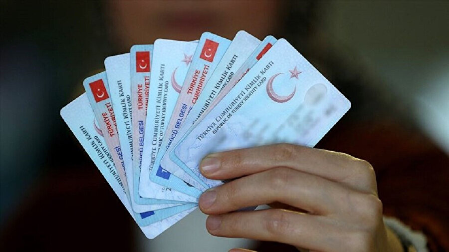 Vatandas Nufus Mudurluklerine Akin Etti Iste Yeni Kimlik Icin Son Tarih