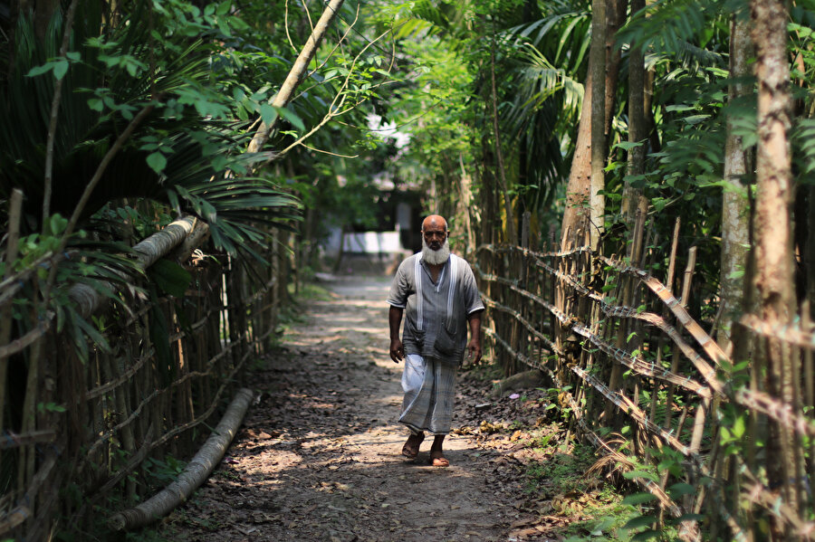 Yoldaki Tuhaflık- Bangladeş( Fotoğraf: Erhan İdiz)