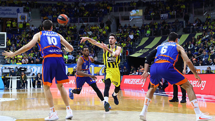 Fenerbahçe Beko 16 karşılaşmada 11. mağlubiyetini elde etti.