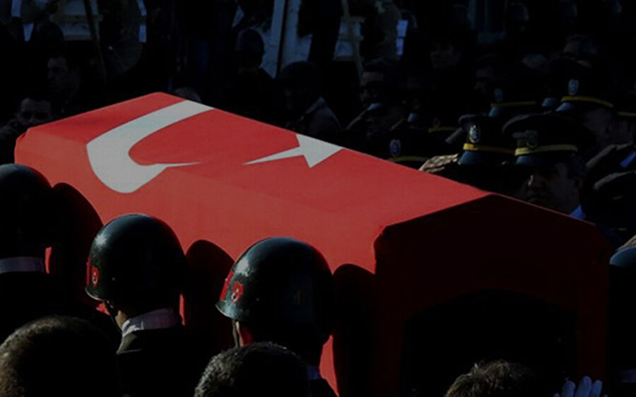 Allah, babamın canını aldı yalnız. Çünkü Allah, babam için ölü demiyor; şehit diyor ve şehitler diridir diyor.