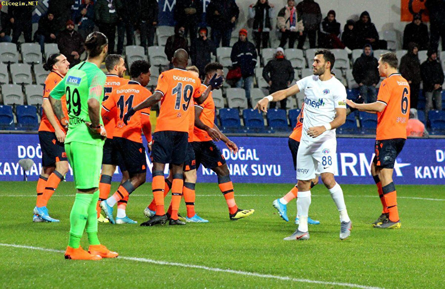 Medipol Başakşehir son 15 karşılaşmada 9 galibiyet 6 beraberlik elde etti.