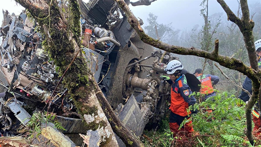 Tayvan'da Yeni Taipei'ye bağlı Wulai ilçesinin dağlık bölgesinde düşen askeri helikopter