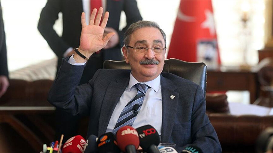 Aygün “Kemal Kılıçdaroğlu’nun talimatıyla Yavaş’a gidip CHP’den aday ol dedim, ‘hakaret sayarım’ diyerek reddetti. Mansur’u aday olmaya FETÖ’cüler ikna etti” ifadelerini kullandı. 