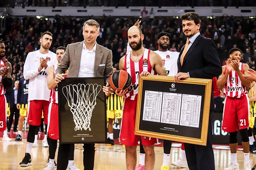 Vassilis Spanoulis 14 sayı 8 asist üretti.