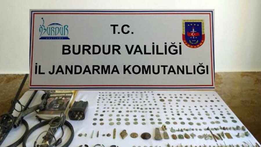 Burdur'da ele geçirilen eserler.