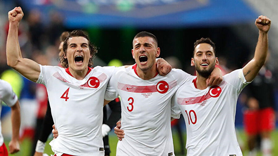 Çağlar ve Merih milli takımda gösterdikleri uyumla büyük beğeni topladı.