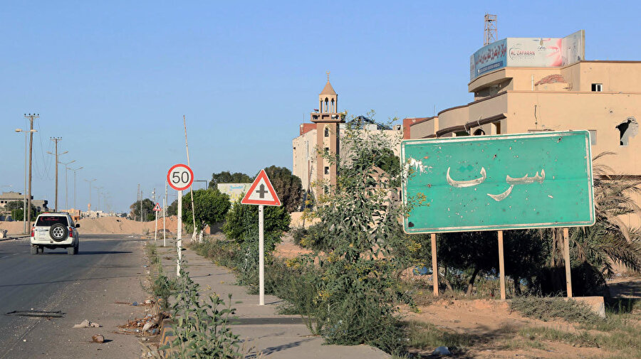 Libya'nın doğusundaki silahlı güçlerin lideri Halife Hafter, sahil kenti Sirte'yi ele geçirdi.