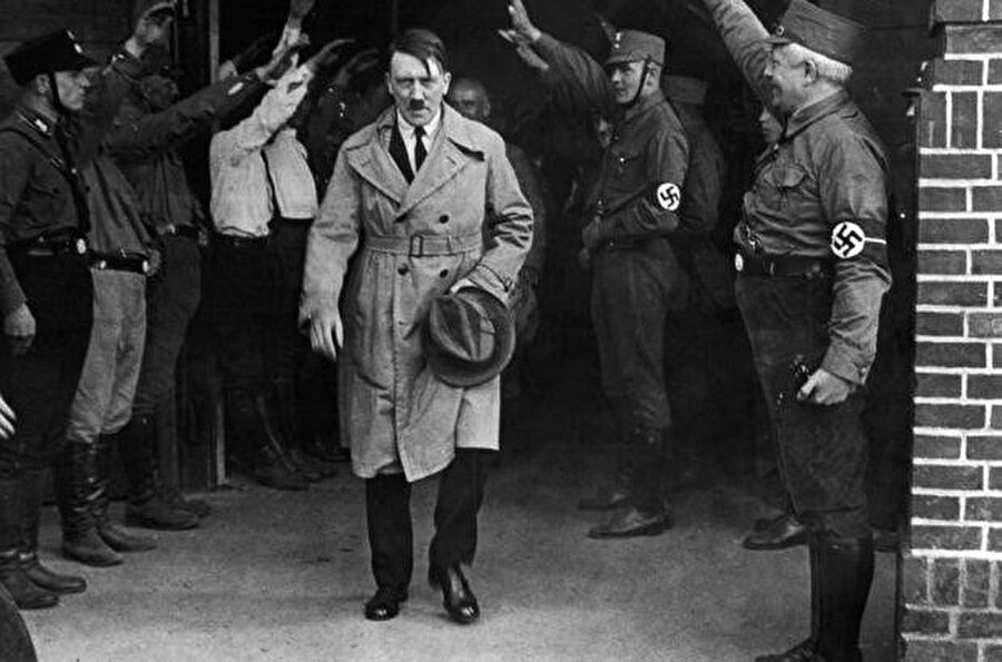 Mahmet Genç, "Adolf Hitler bile bu hatayı yapmamıştır" dedi.
