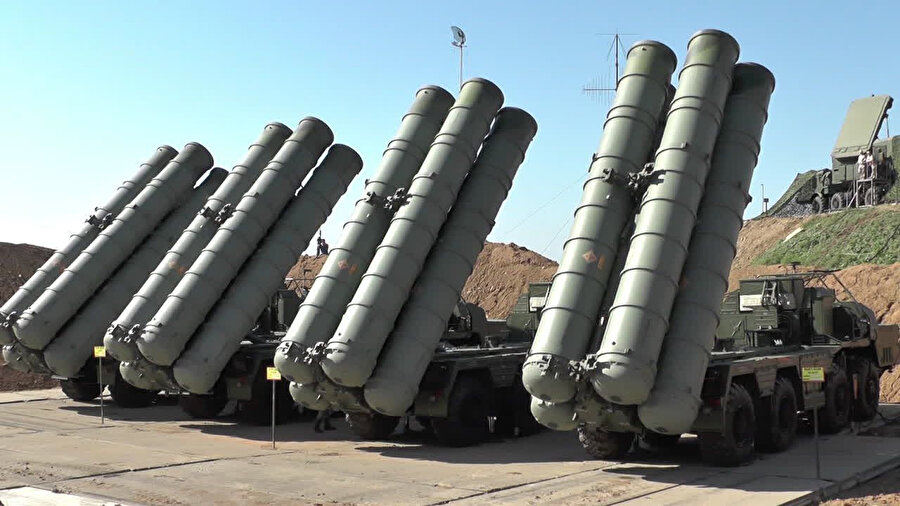 Türkiye Amerika'nın bütün yaptırımlarına ve tehditlerine karşı Rusya'dan S400 almıştı...